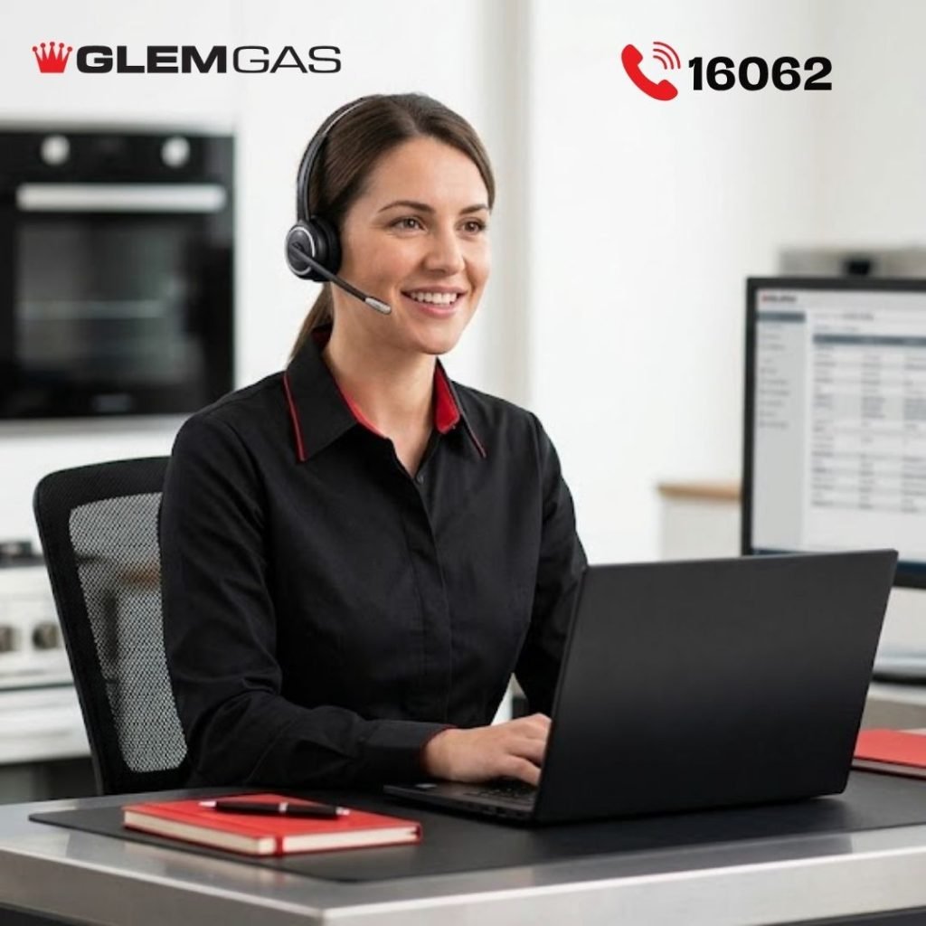 ممثلة خدمة عملاء محترفة وجاهزة للرد الفوري وتسجيل طلبات الدعم الفني بمجرد اتصالك على رقم صيانة جليم جاز المباشر.